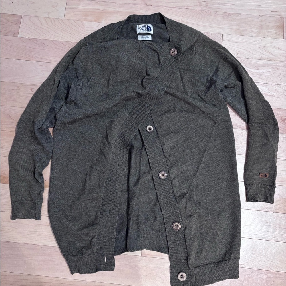 The North Face women’s Charcoal Cardigan